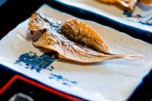 魚のひらき,旅館