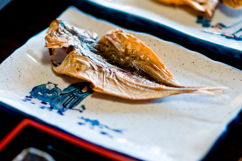 魚のひらき,旅館