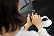 女性 スマホ