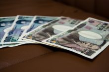 お金、お札