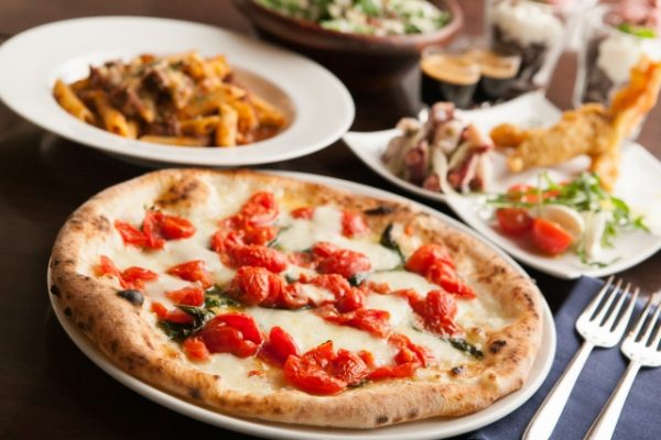 ピザ、イタリア料理