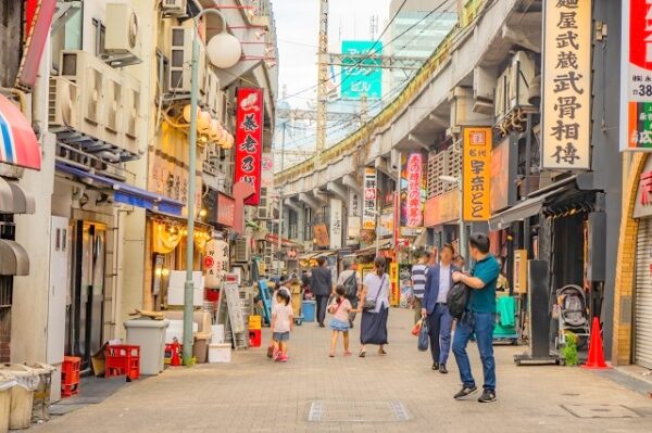 上野駅高架下